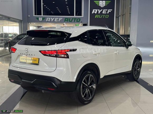 2024 84 BİN'DE QASHQAİ 1.3 DIG-T SKYPACK CAM TAVANLI SERVİS B.