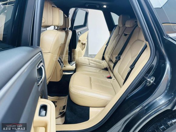 AZİZ YILMAZ'DAN 2016 PORSCHE MACAN 2.0 LASMAN RENK BAYİ