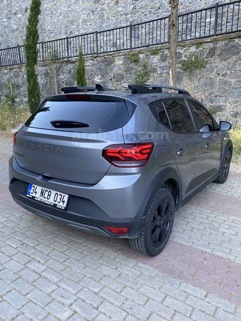 Galeriden Dacia Sandero 1.0 TCe Extreme 2025 Model İstanbul 22.837 km Gri (titanyum) 7