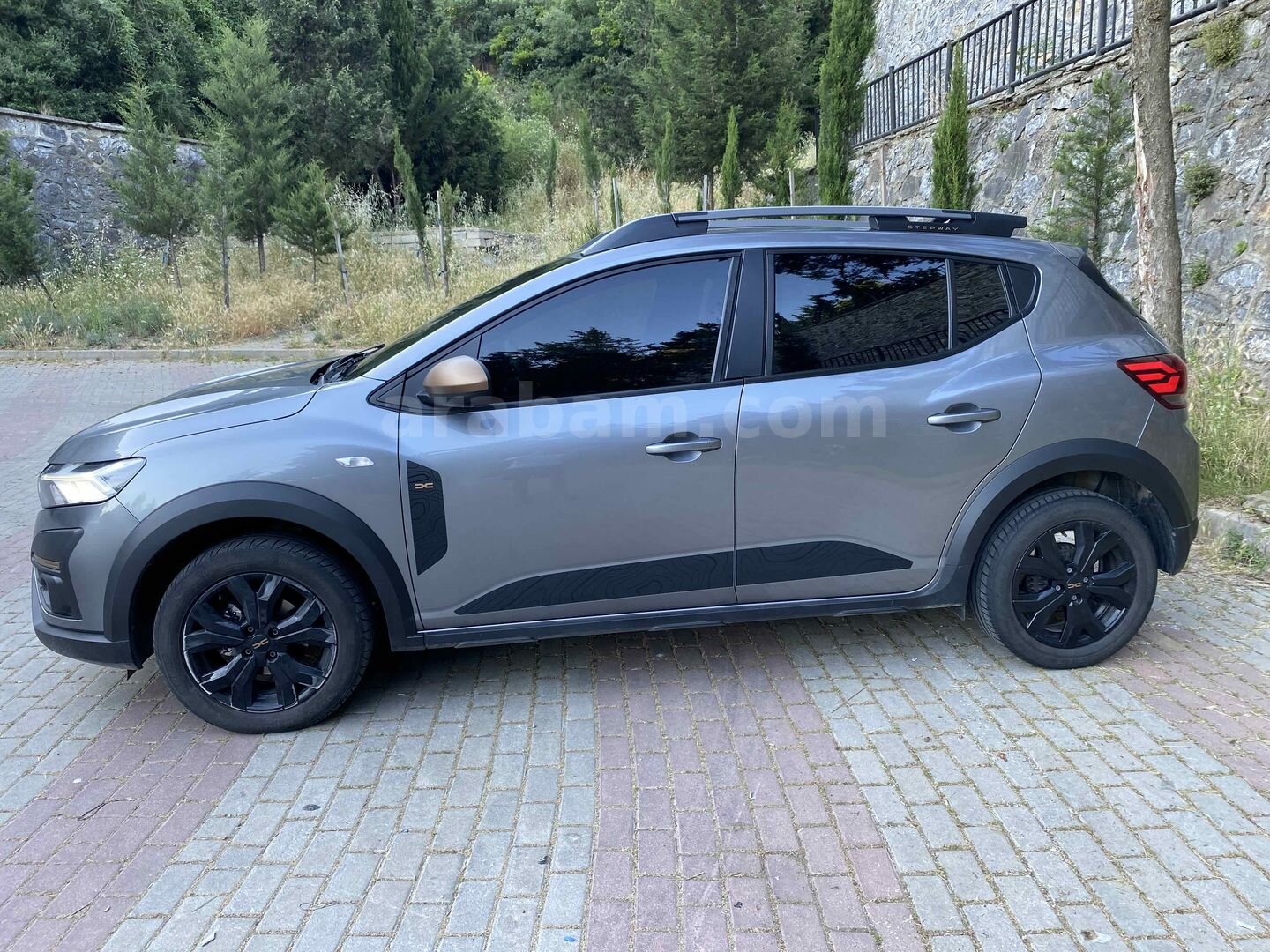 Galeriden Dacia Sandero 1.0 TCe Extreme 2025 Model İstanbul 22.837 km Gri (titanyum) 3
