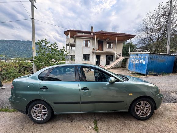 Sahibinden Seat Cordoba 1.4 Basic 2004 Model  280.000 km Yeşil (metalik)