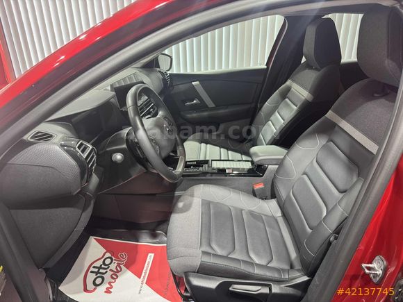 OTTOMOBİLE 2024 CITROEN C4 SHINE 1.2 130 HP 8 İLERİ HATASIZ