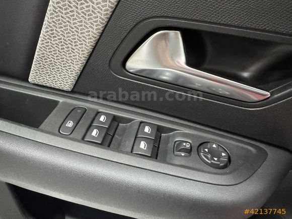 OTTOMOBİLE 2024 CITROEN C4 SHINE 1.2 130 HP 8 İLERİ HATASIZ