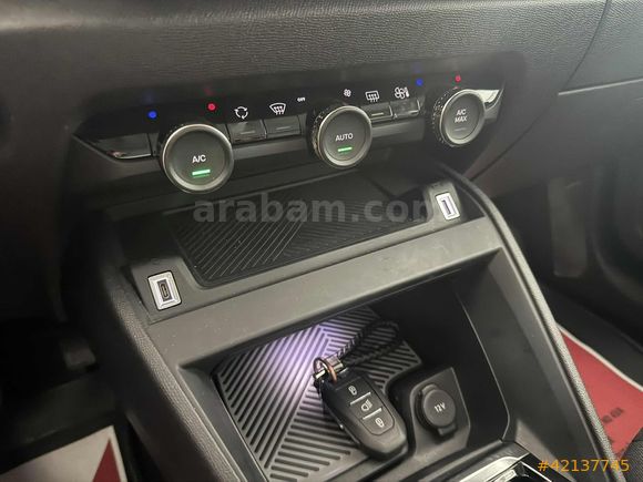 OTTOMOBİLE 2024 CITROEN C4 SHINE 1.2 130 HP 8 İLERİ HATASIZ