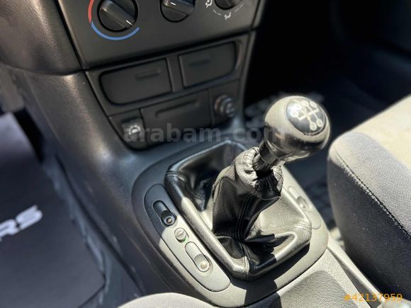 CEM MOTORS// 2000 MODEL TEMİZ BAKIMLI/KLİMALI/OPEL VECTRA