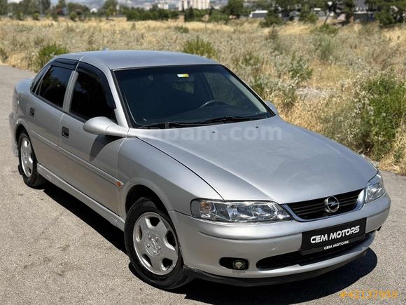 CEM MOTORS// 2000 MODEL TEMİZ BAKIMLI/KLİMALI/OPEL VECTRA
