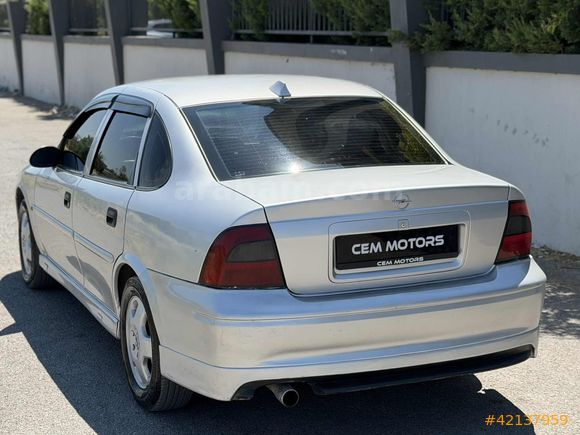 CEM MOTORS// 2000 MODEL TEMİZ BAKIMLI/KLİMALI/OPEL VECTRA