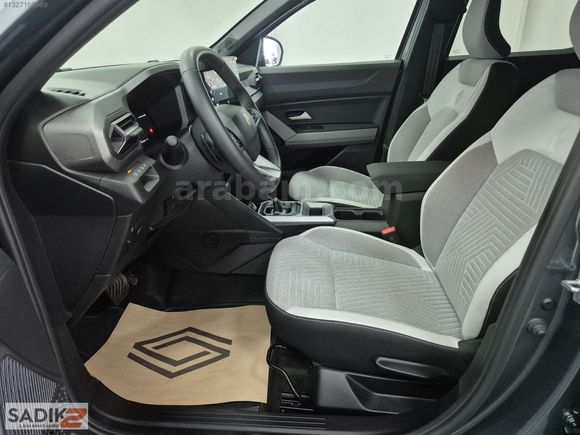 SADIK2'DEN 2025 RENAULT DUSTER TECHNO 1.3 TCE EDC 145 BG %20 KDV