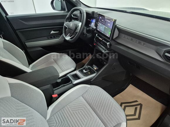 SADIK2'DEN 2025 RENAULT DUSTER TECHNO 1.3 TCE EDC 145 BG %20 KDV