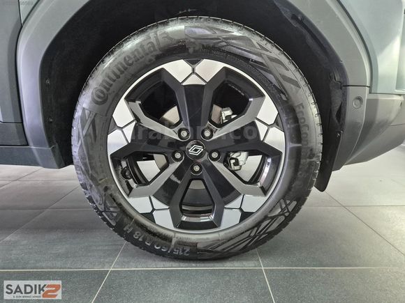 SADIK2'DEN 2025 RENAULT DUSTER TECHNO 1.3 TCE EDC 145 BG %20 KDV