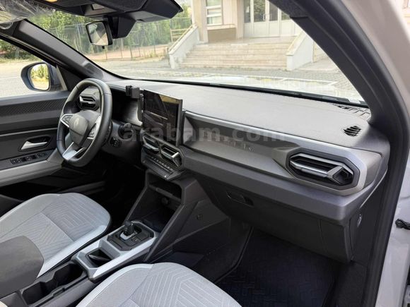 2026 ÇIKIŞLI RENAULT DUSTER 6.001 km TECNO OTOMATİK