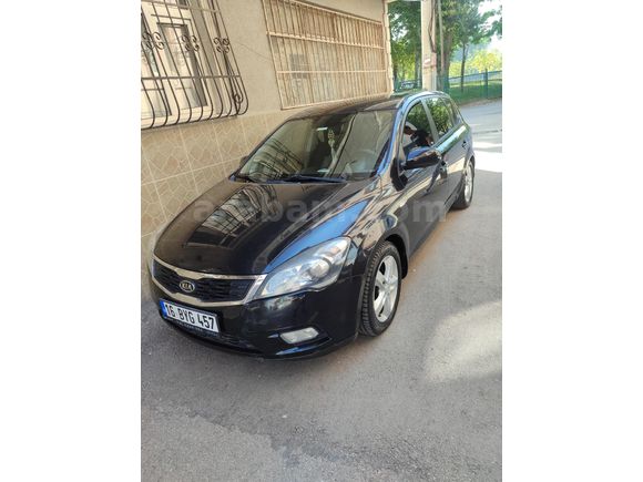 Sahibinden Kia Ceed 1.6 CRDi Motion 2012 Model  246.000 km Siyah