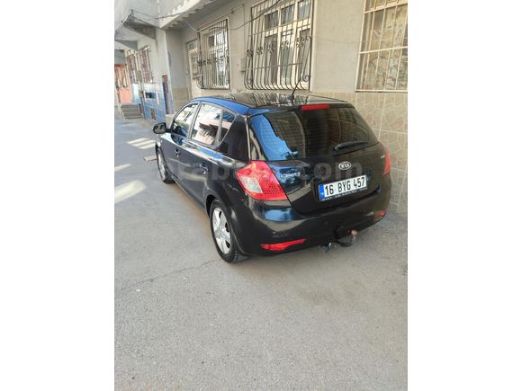 Sahibinden Kia Ceed 1.6 CRDi Motion 2012 Model  246.000 km Siyah