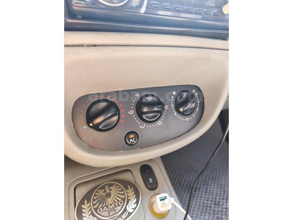 Sahibinden Renault Clio 1.4 Authentique 2002 Model  255.000 km Beyaz