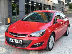 Düşük Km Çiziksiz GeriGörüş Navigasyon Kırmızı Opel Astra