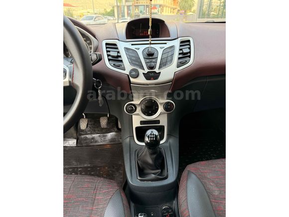 Sahibinden Ford Fiesta 1.4 Titanium 2009 Model 