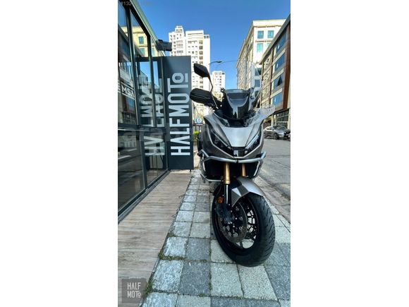 HALF MOTO 2025 HONDA NT1100 DCT
