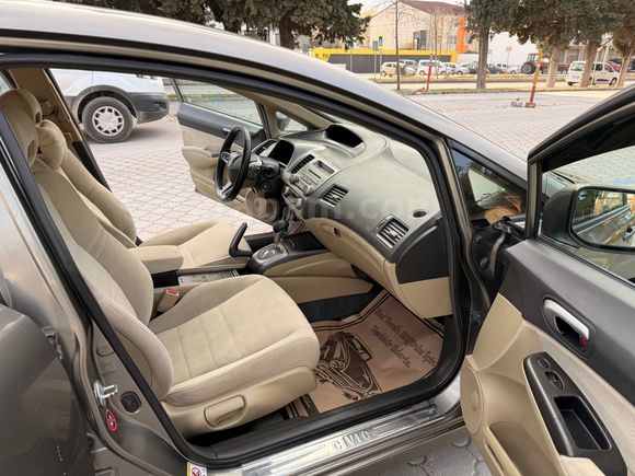 2009 MODEL 1.6 İ-VTEC OTOMATİK PREMİUM HONDA CİVİC 