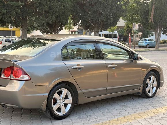 2009 MODEL 1.6 İ-VTEC OTOMATİK PREMİUM HONDA CİVİC 