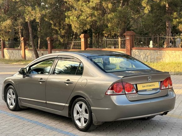2009 MODEL 1.6 İ-VTEC OTOMATİK PREMİUM HONDA CİVİC 