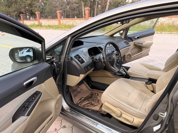 2009 MODEL 1.6 İ-VTEC OTOMATİK PREMİUM HONDA CİVİC 