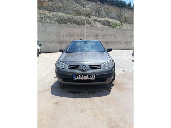 TEK DEĞİŞEN MEGANE 2