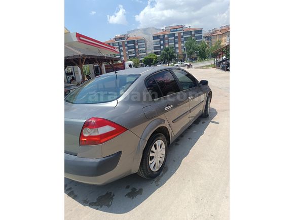 TEK DEĞİŞEN MEGANE 2