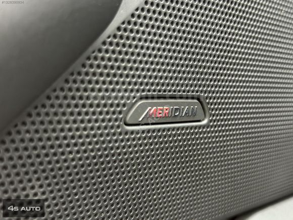 4S AUTO | 2025 R.VELAR 2.0D SOĞUTMA+ISITMA+AİRMATİC+MERİDİAN+360