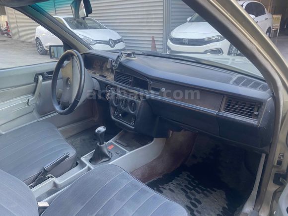 Galeriden Mercedes - Benz 190 İzmir