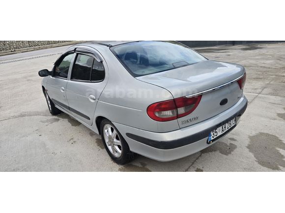 Sahibinden Renault Megane 1.6 Alize 2003 Model  235.000 km Gri