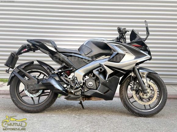 MUTLU MOTORCULAR'dan BAJAJ RS 200 SENET İLE