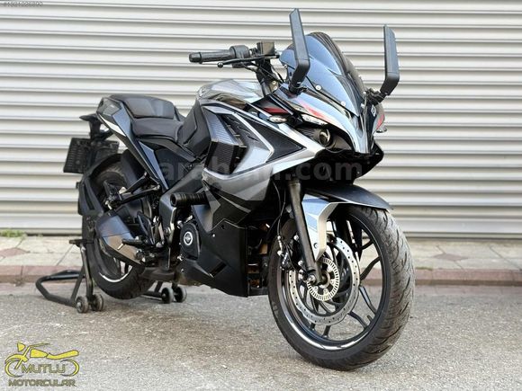 MUTLU MOTORCULAR'dan BAJAJ RS 200 SENET İLE