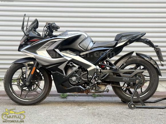 MUTLU MOTORCULAR'dan BAJAJ RS 200 SENET İLE