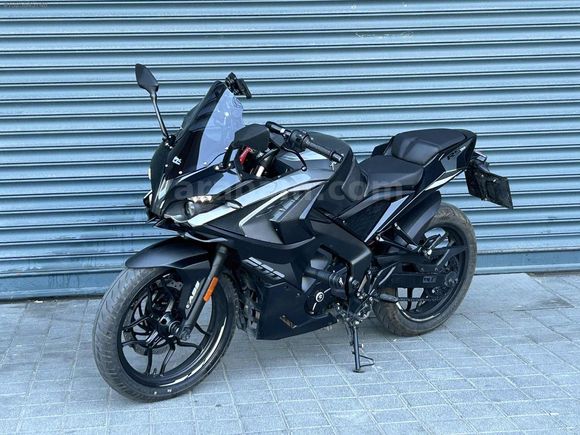 HİLAL - Bajaj Pulsar Rs 200 / 2025 / 4.200 Km