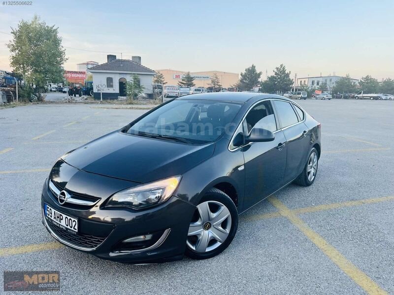 Galeriden Opel Astra 1.6 Edition 2012 Model Kütahya 200.000 km Füme