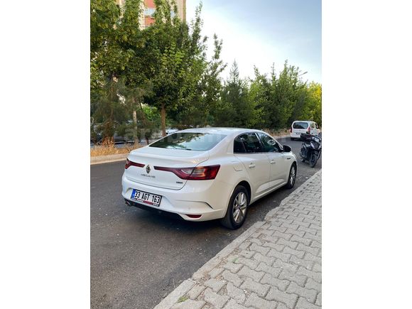 TEMİZ AİLE ARACI SATIŞTA ACİL SATILIKTIR 
