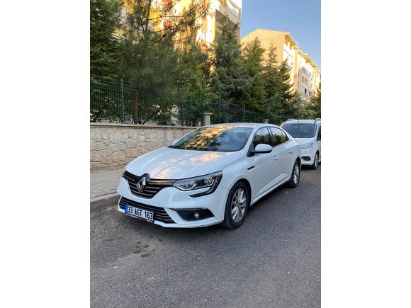 TEMİZ AİLE ARACI SATIŞTA ACİL SATILIKTIR 