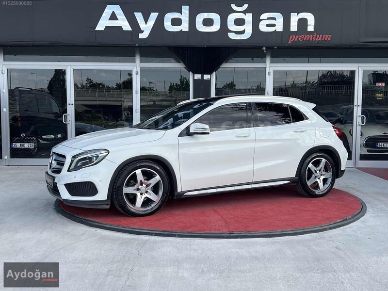 AYDOĞAN PREMİUM 2015 MERCEDES-BENZ GLA 180 CDI AMG CAM TAVAN