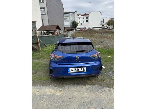 TEMIZ 2025 ÇIKIŞLI GARANTİLİ DEGİŞENSİZ BOYASIZ  İLK SAHİBİNDEN 