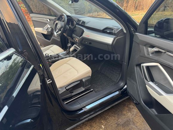 Sahibinden Audi Q3 35 TFSI Advanced 2023 Model CAM TAVAN 