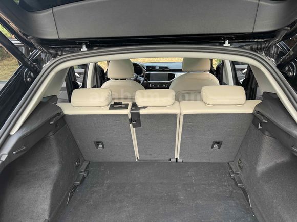 Sahibinden Audi Q3 35 TFSI Advanced 2023 Model CAM TAVAN 