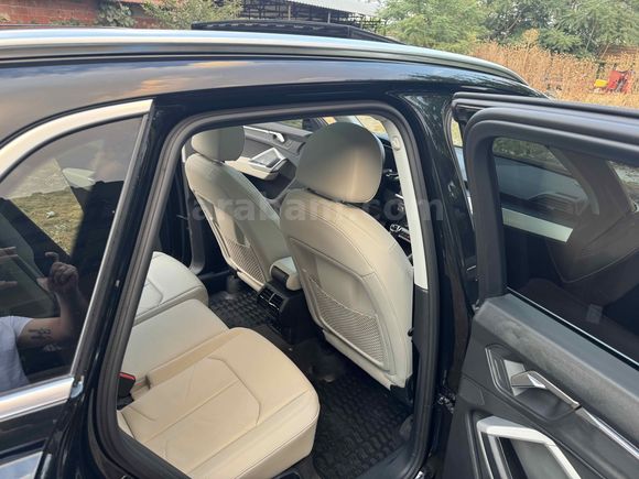 Sahibinden Audi Q3 35 TFSI Advanced 2023 Model CAM TAVAN 