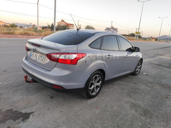 MEMURDAN DEĞİŞENSİZ TEK PARÇA BOYALI HATASIZ FOCUS