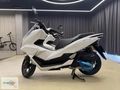 HONDA PCX SIFIR KM KOKUSU ÜSTÜNDE