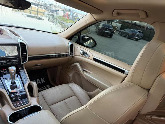 PORSCHE CAYENNE 3.0 DİESEL CHRONO ELK BAGAJ DEĞİŞENSİZ