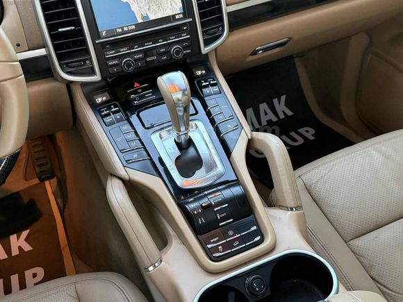 PORSCHE CAYENNE 3.0 DİESEL CHRONO ELK BAGAJ DEĞİŞENSİZ