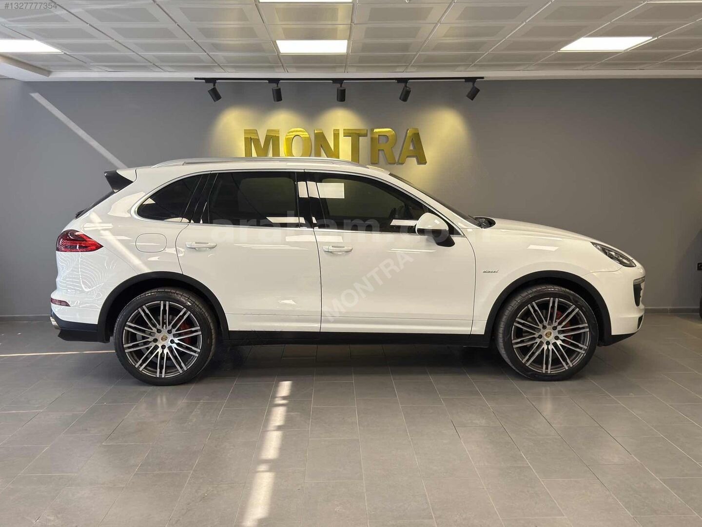 2015 PORSCHE CAYENNE DİESEL BAYİİ CAM TAVAN HATASIZ BOYASIZ 3