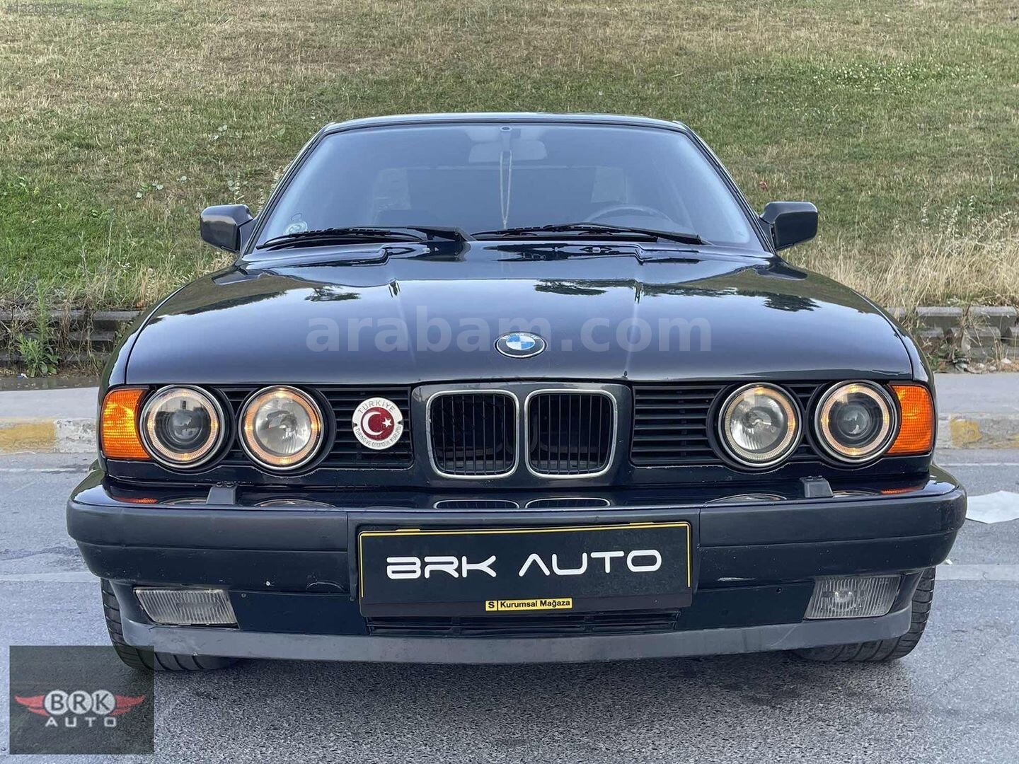 Galeriden BMW 5 Serisi 520i Standart 1992 Model İstanbul 365.000 km Siyah 2