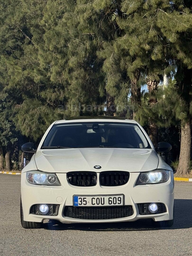 Galeriden BMW 3 Serisi 320d M Sport 2007 Model İzmir 291.000 km Beyaz 4