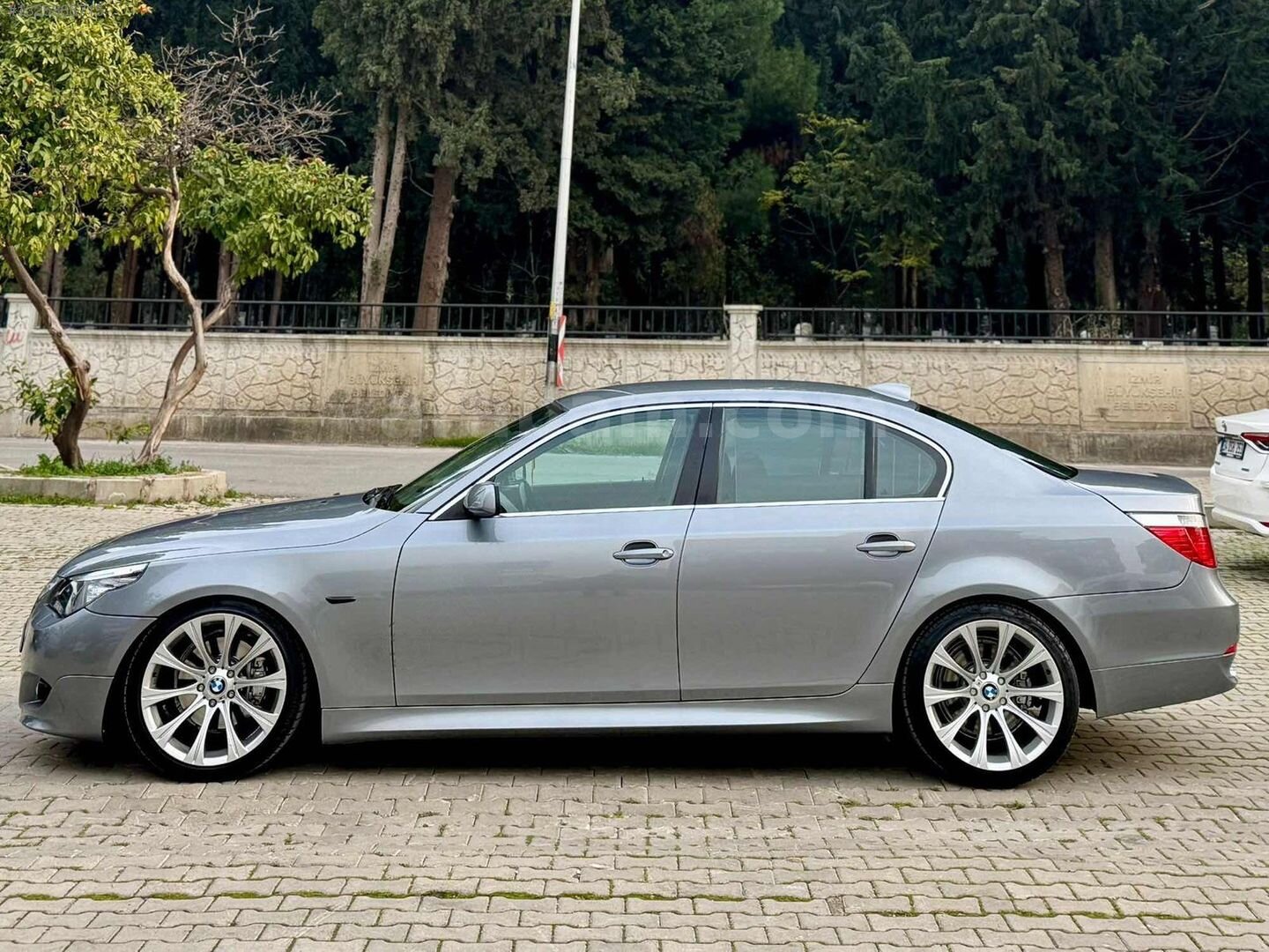 Galeriden BMW 5 Serisi 520i Standart 2004 Model İzmir 141.880 km Gri 5